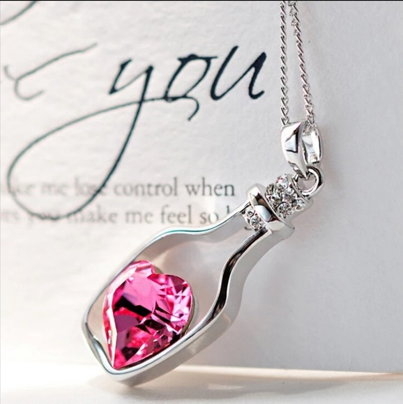 Jewelry - 💎HP💎Bottled Heart Pendant Necklace NWOT